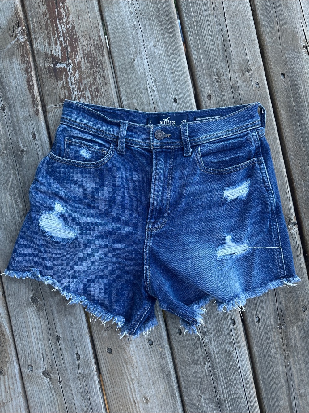Hollister ultra high rise vintage Jean shorts 4”
